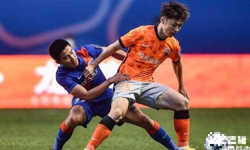 足协杯&mdash;曾诚力保球门不失，上海申花0-0战平深圳，总比分1-0晋级四强